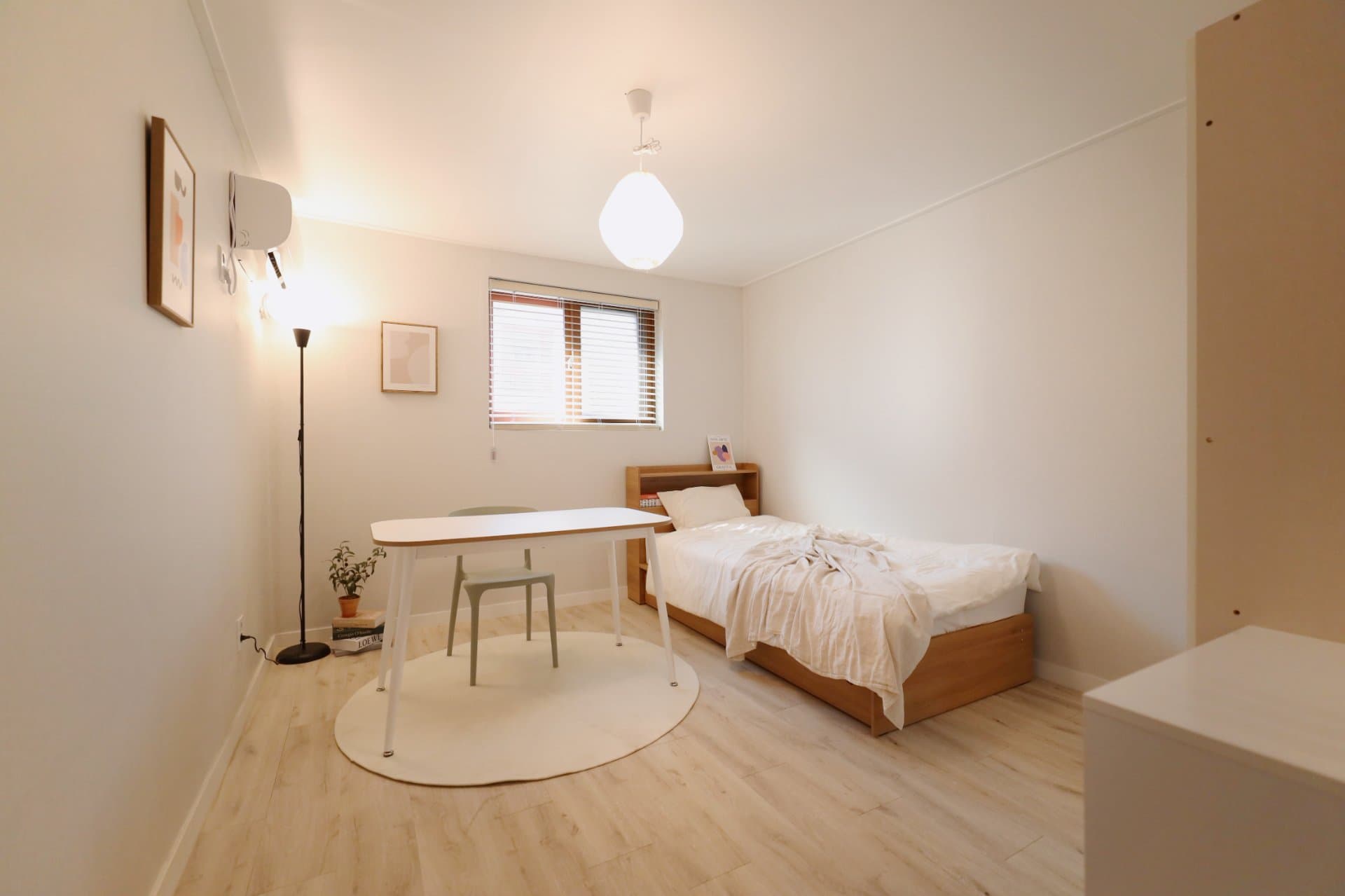 306 Shared House Furnished Room (only female)