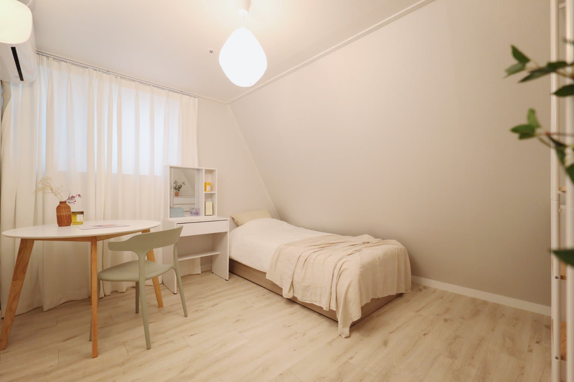 503 Shared House Furnished Room (only female)